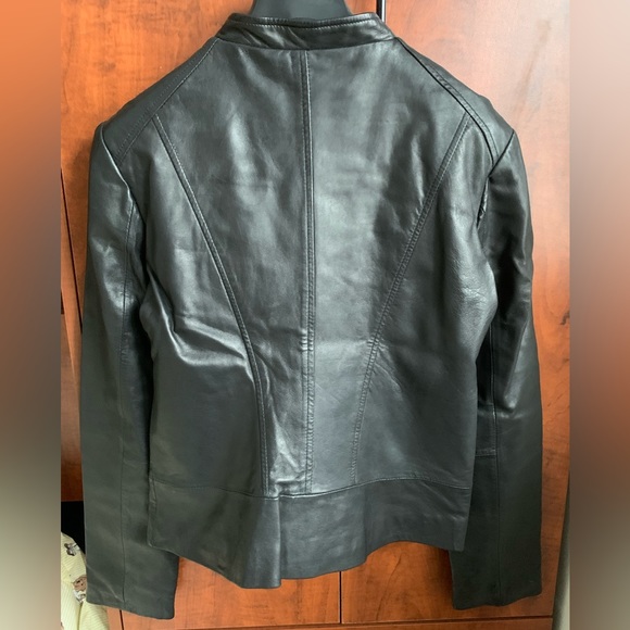 NWOT Women’s Tahari Ruffle Lambskin leather jacket / Black /Small - Picture 2 of 16